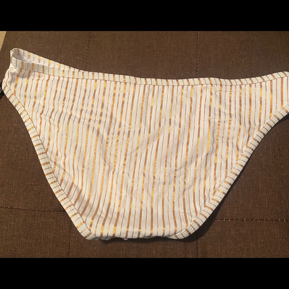 Hula Honey push up top D/DD padded and XL bottoms - Picture 3 of 5